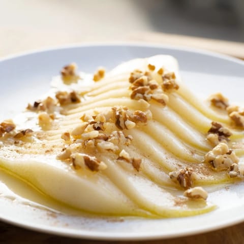Pear Slices with Honey Drizzle